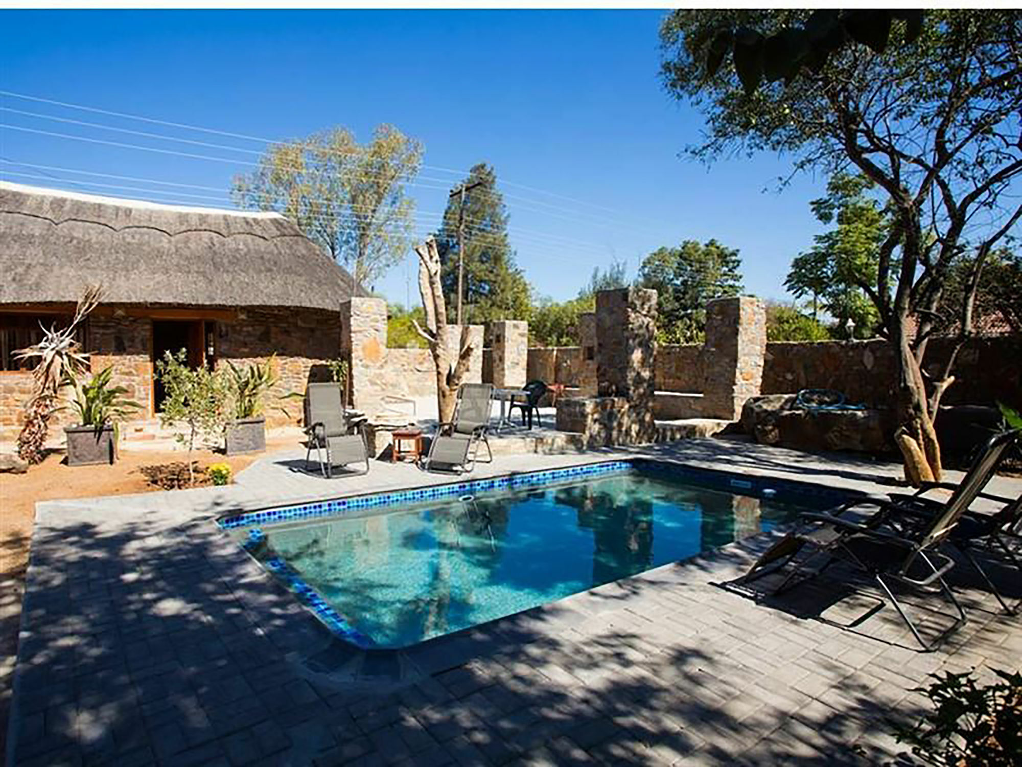 A New Earth Guest Lodge Франсістаун Екстер'єр фото