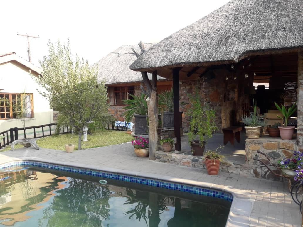 A New Earth Guest Lodge Франсістаун Екстер'єр фото